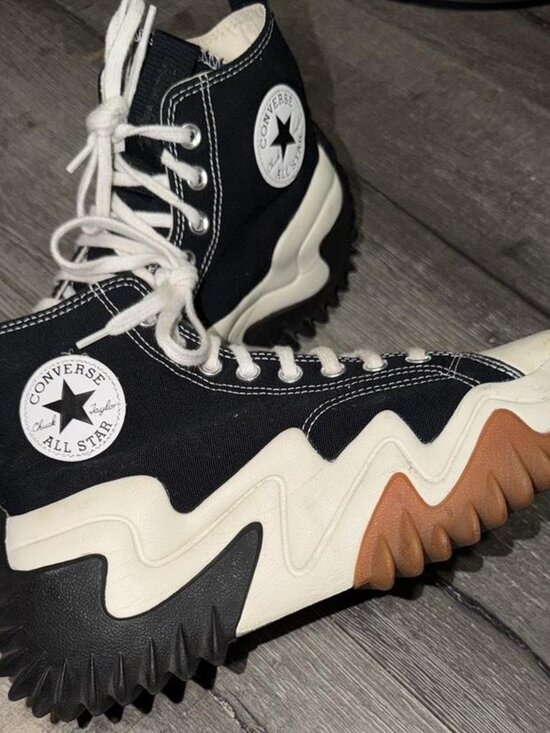 Converse - Picture 2 of 2